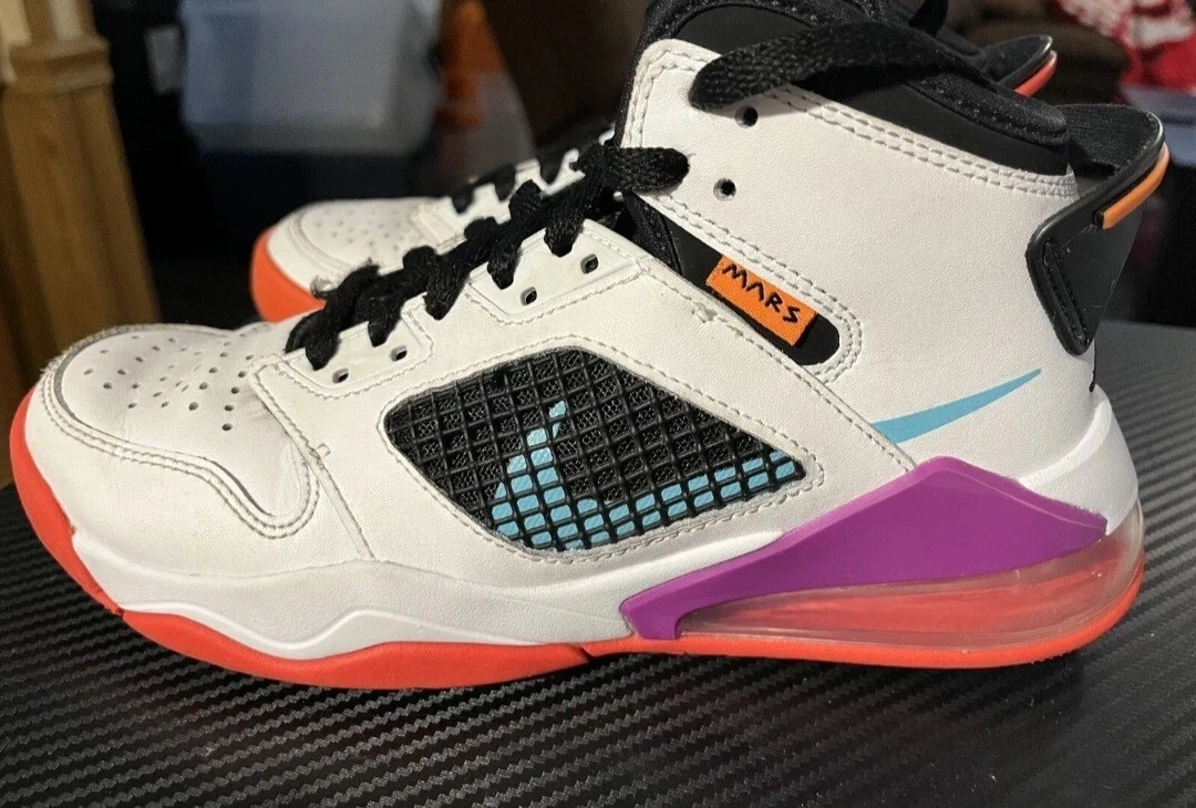 Jordan max online 270