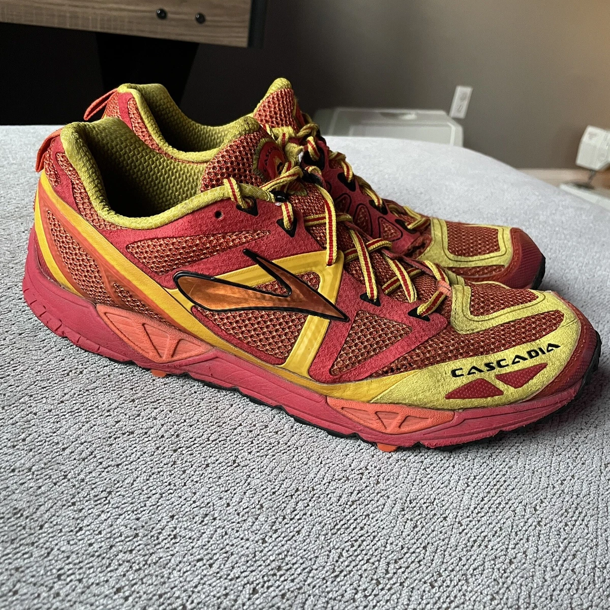 Brooks Mens Cascadia 9 All Terra Shoes Orange 1101601D687 Low Mesh