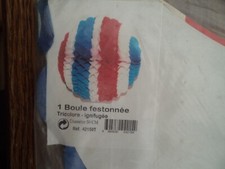 4 BOULES EN PAPIER FESTONNEE TRICOLORES - NEUVES
