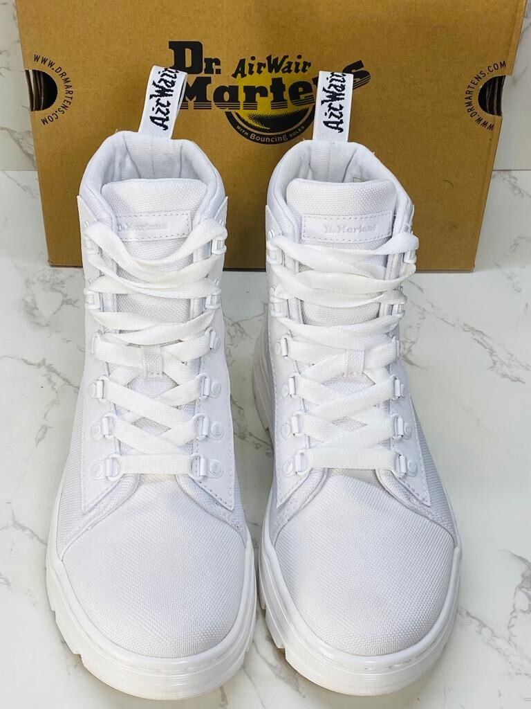 Dr Martens★COMBS TECH★OFFWHITE Dr. Martens Combs Tech AW004 Womens Size US 8 White Lace Up
