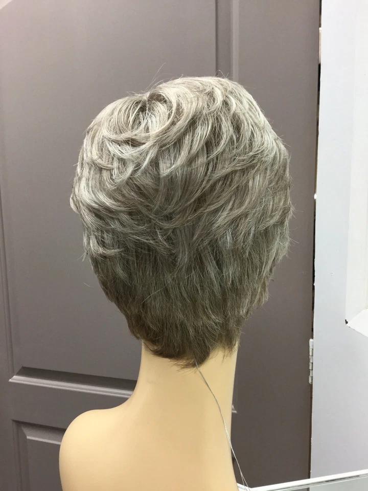 Peluca sintética corta Gabor CAREFREE, promedio, G101+ Platinum Mist OFERTA Foto 4 de 4