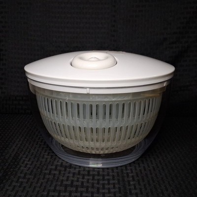 The Pampered Chef Salad and Berry Spinner - With Small and Large Baskets Retired
