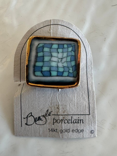 Benzle Porcelain Pin with 14K gold edge