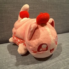 Aphmau Cat “CHERRY CUPCAKE CAT” MeeMeows Litter 3 Aphmau