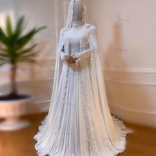 Muslim Long Sleeve Dubai Wedding Dresses for Bride Appliques Bridal Gown