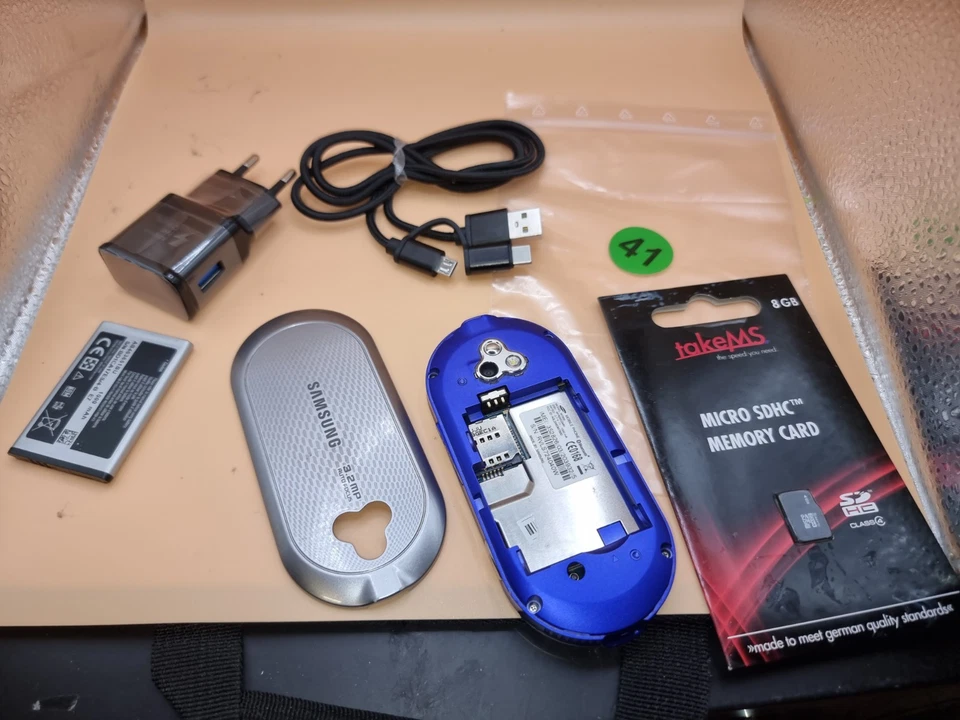 Samsung M7600 DJ Blau (Ohne SIM-Lock) 3G 3,2MP Radio Touch GPS MP3 Sehr Gut - Bild 2 von 4