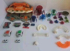 Hexbugs Lot Of 31 With 6 Remotes And Hexbug Nano Hive Habitat