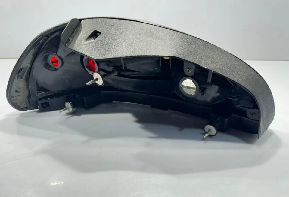 1997-2003 PONTIAC GRAND PRIX RIGHT TAIL LIGHT P/N 16522290 GENUINE OEM USED PART - Изображение 4 из 4