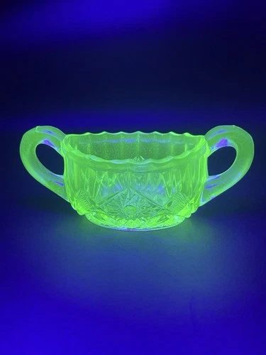Vintage Depression Glass Green Uranium Creamer Sugar Dish Reactive (Small Chip)