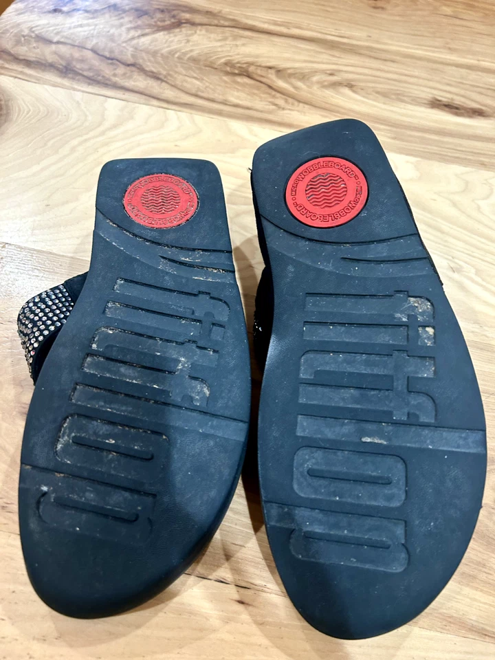 Sandalias chanclas estroboscópicas acampanadas Fit Flop brillantes talla 7 Foto 4 de 4