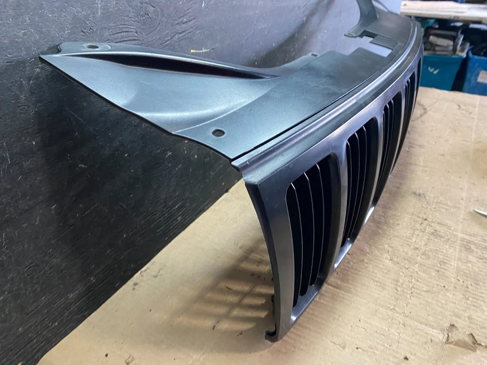 Jeep Grand Cherokee 2005 2006 2007 parrilla superior delantera mercado de accesorios U6356 DG Foto 3 de 4