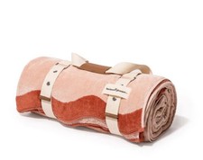 Business and Pleasure Rivie Pink The Beach Blanket with Umbrella Hole NIB