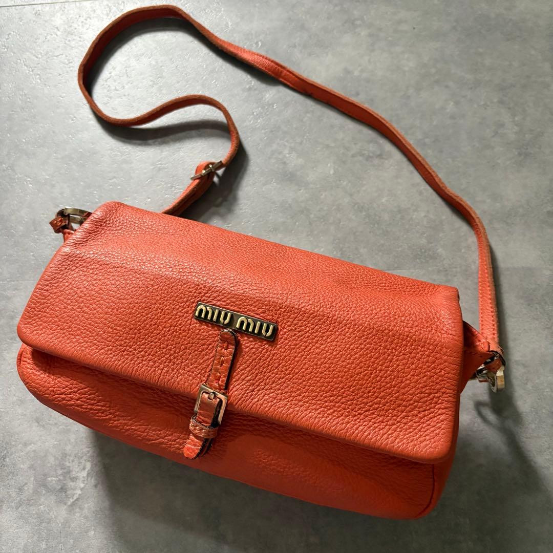 Borsa a tracolla MIU MIU logo docking pelle arancione usata autentica dal...