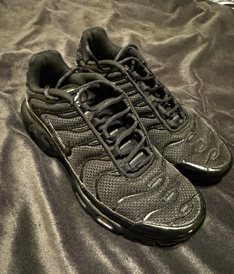 Nike Air Max Plus TN Men s Black Low Top Lace-Up Athletic Sneakers
