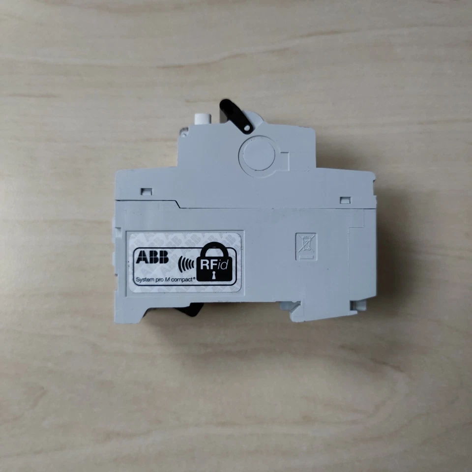 (RCBO) ABB 2CSR255140R1105 / DS201 B10 A30, 1P+N, 10A, 230/240V AC, Icu 10kA - Bild 4 von 4