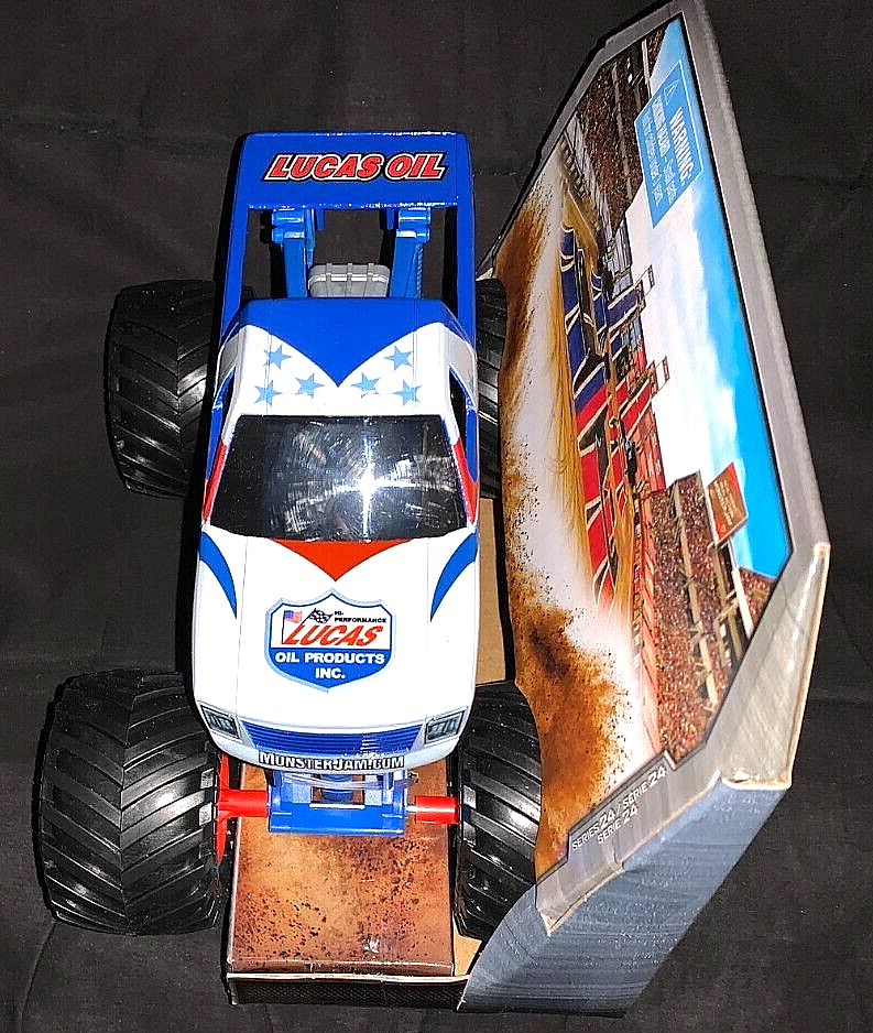 SPIN MASTER MONSTER JAM 2024 1/24 DIECAST LUCAS OIL STABILIZER