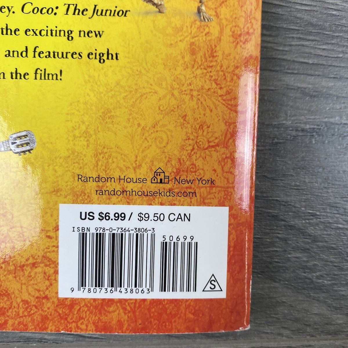Coco: The Junior Novelization (Disney/Pixar Coco) by Angela