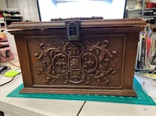 Vintage Max Klein Inc. plastic sewing box SC-4015 USA