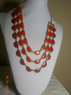 GOLDTONE METAL TRIPLE HALF MOON SHAPED LINKS WITH BRICK RED HUES 19'' LONG 