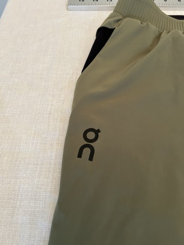 Men's On Running Movement Pants EUC Size L Olive - Picture 3 of 7