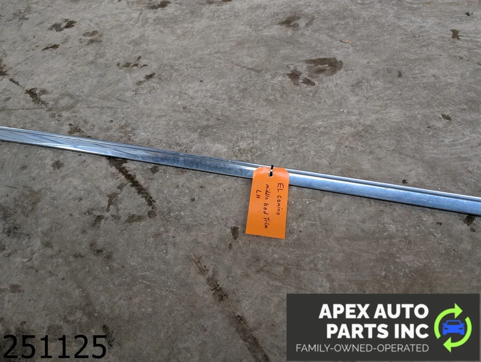 *NO SHIPPING* OEM 1979 Chevrolet El Camino 3.9L Left LH BED RAIL Trim Molding Foto 3 de 4