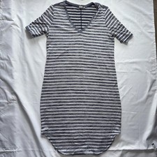 Short Sleeve Striped Dress GAP Medium Navy White Vneck Short Sleeve Nautical