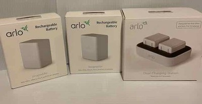 Arlo Dual Charging Station and 2 batteries NEW IN BOX, VMA5400C, VMA5400
