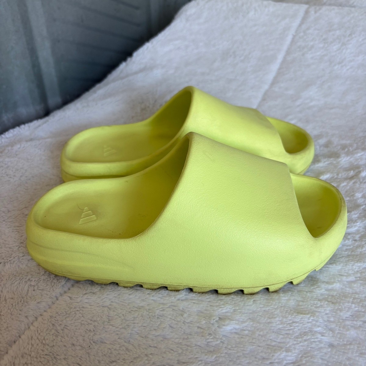 Adidas Yeezy Slide Glow Green Men Size 8 GZ6114 Neon Yellow Foam