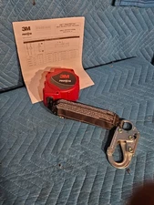 3M Protecta 3100513 11' Web Self-Retracting Lifeline w/ Carabiner(S1S1) NEW