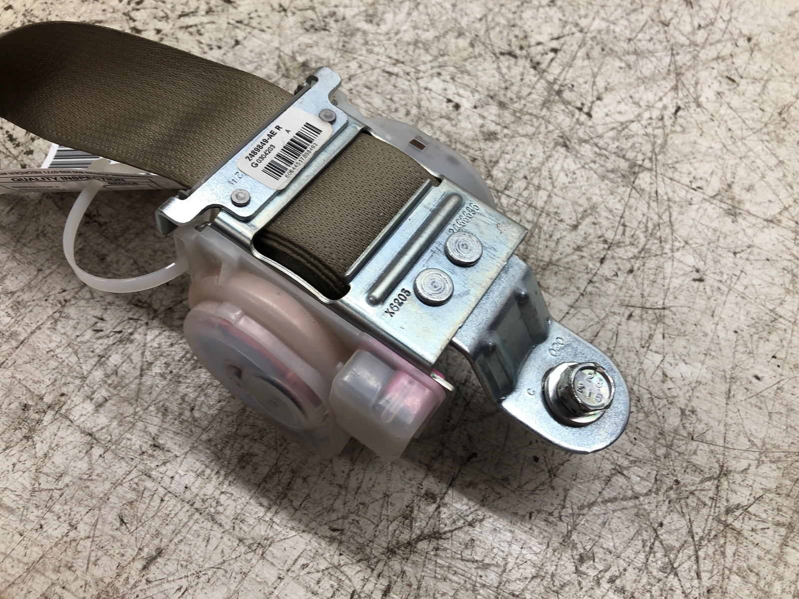 20162019 NISSAN TITAN XD RIGHT REAR SEAT BELT RETRACTOR BEIGE OEM eBay