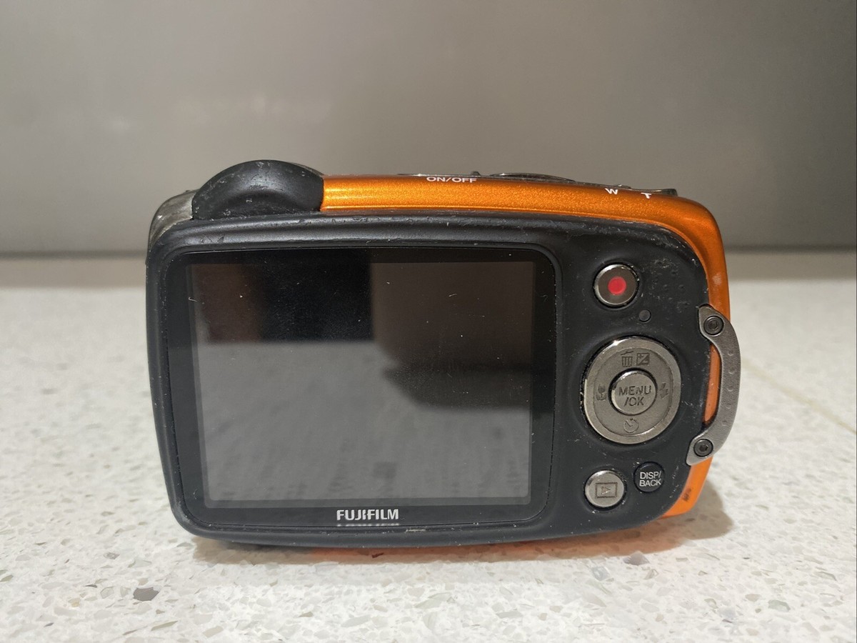 Fujifilm FinePix XP20 Digital Camera Water Shock Dust Freeze Proof