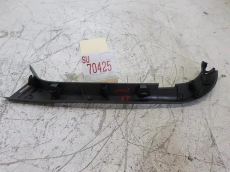 Cubierta del marco trasero izquierdo del lado del conductor Hyundai Santa FE 2002 para puerta trasera Foto 3 de 4