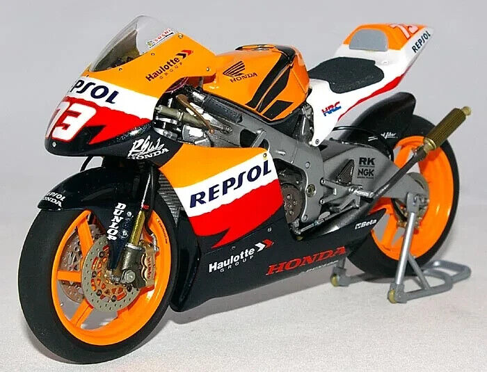 Hasegawa 1/12 model kit Repsol Honda RS250RW 2007 WGP250 Hasegawa 1/12 model kit Repsol Honda RS250RW 2007 WGP250