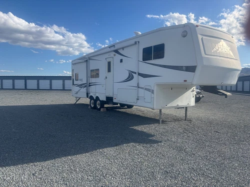 2003 keystone Everest Fifth wheel