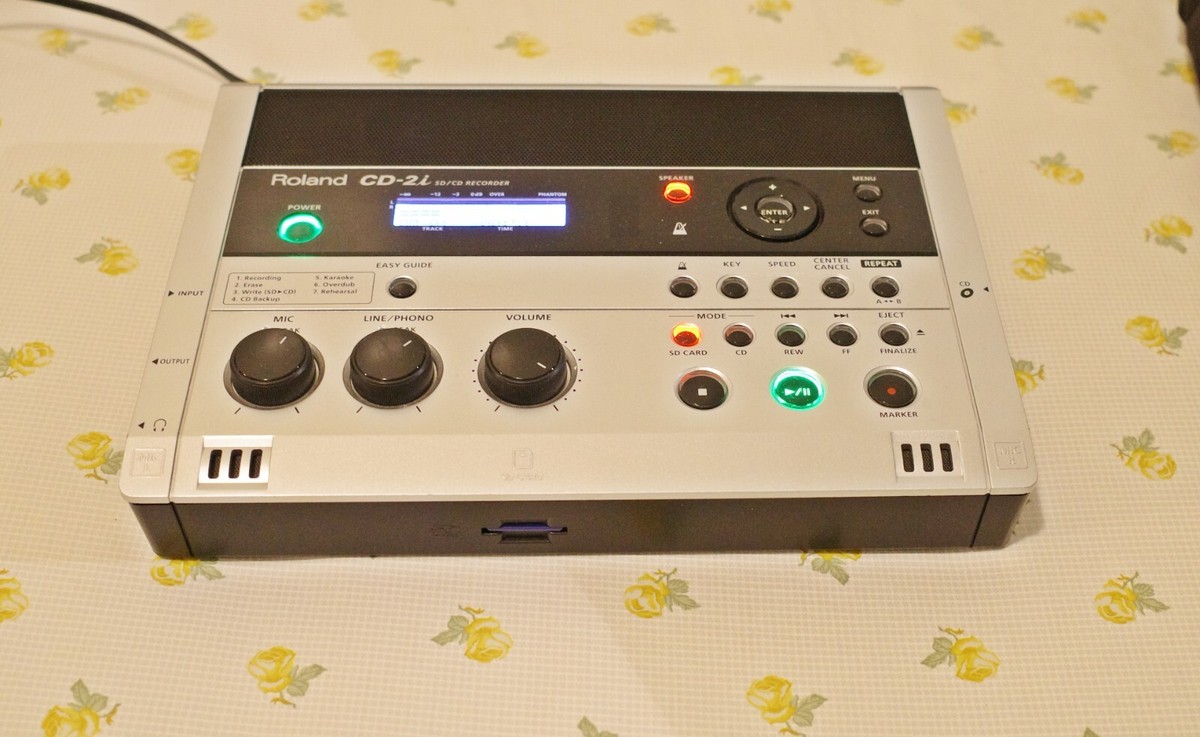 Roland　CD-2i Roland CD-2i CD/SD Battery Powered Recorder | Guitar Center