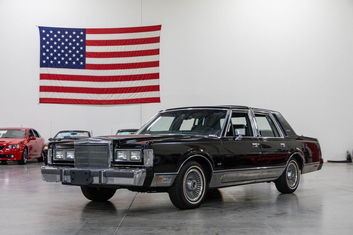 1988 Lincoln Town Car Signature