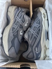 ASICS Gel-NYC. Steel Grey Carrier. Boys Size 5
