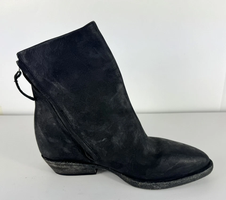 Cinzia Araia Black Leather Asymmetrical Side Zip Short Boots EU 36.5 US 6 Foto 3 de 4