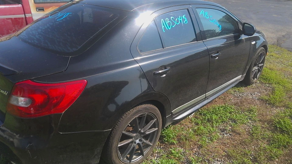 Puerta trasera eléctrica del lado derecho del pasajero Suzuki Kizashi 2011-2013 OEM Foto 2 de 4