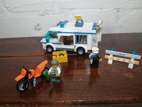 LEGO City: Prisoner Transport (7286) 100% Complete W/ Instructions Retired Set