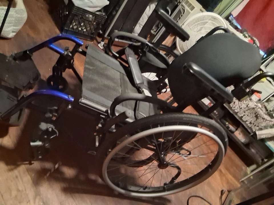 Silla de 2 ruedas Quickie Foto 2 de 2