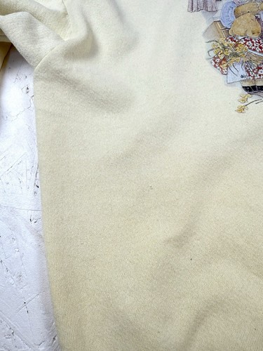 Vintage Lee 90s Grandma Bear Print Sweatshirt Women’s Size Large Yellow Hugs - Picture 8 of 8