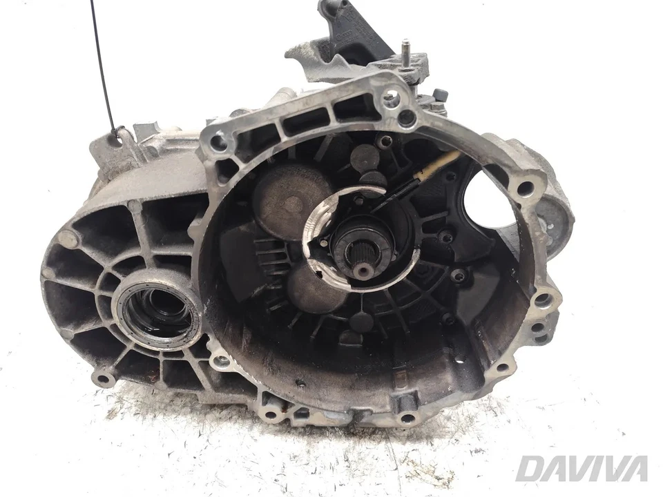 Skoda Octavia 6-Gang-Schaltgetriebe 2.0 TDI 16V Diesel 103kW (140 HP) NFP 2012 - Image 2 of 4