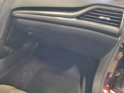FUSION    2017 Glove Box 557518