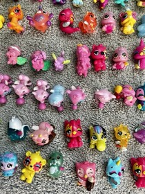 Hatchimals Colleggtibles Mini Figures Lot Of 120+ Mixed Seasons Mini Toys Colors