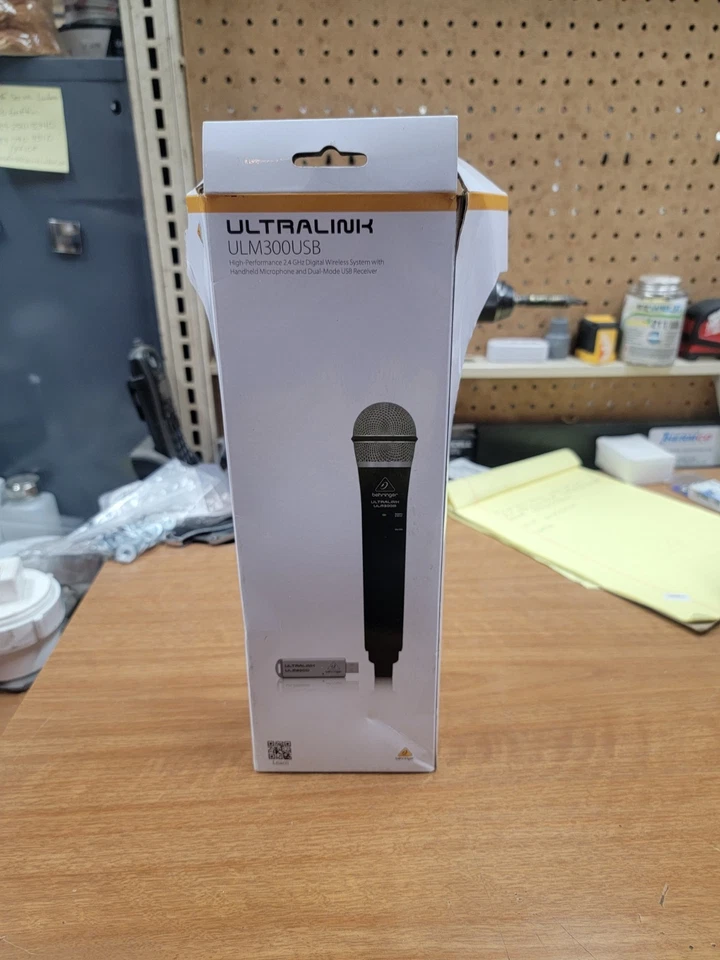 Behringer ULTRALINK ULM300USB High-Performance 2.4 GHz Digital Wireless System - Image 4 of 4