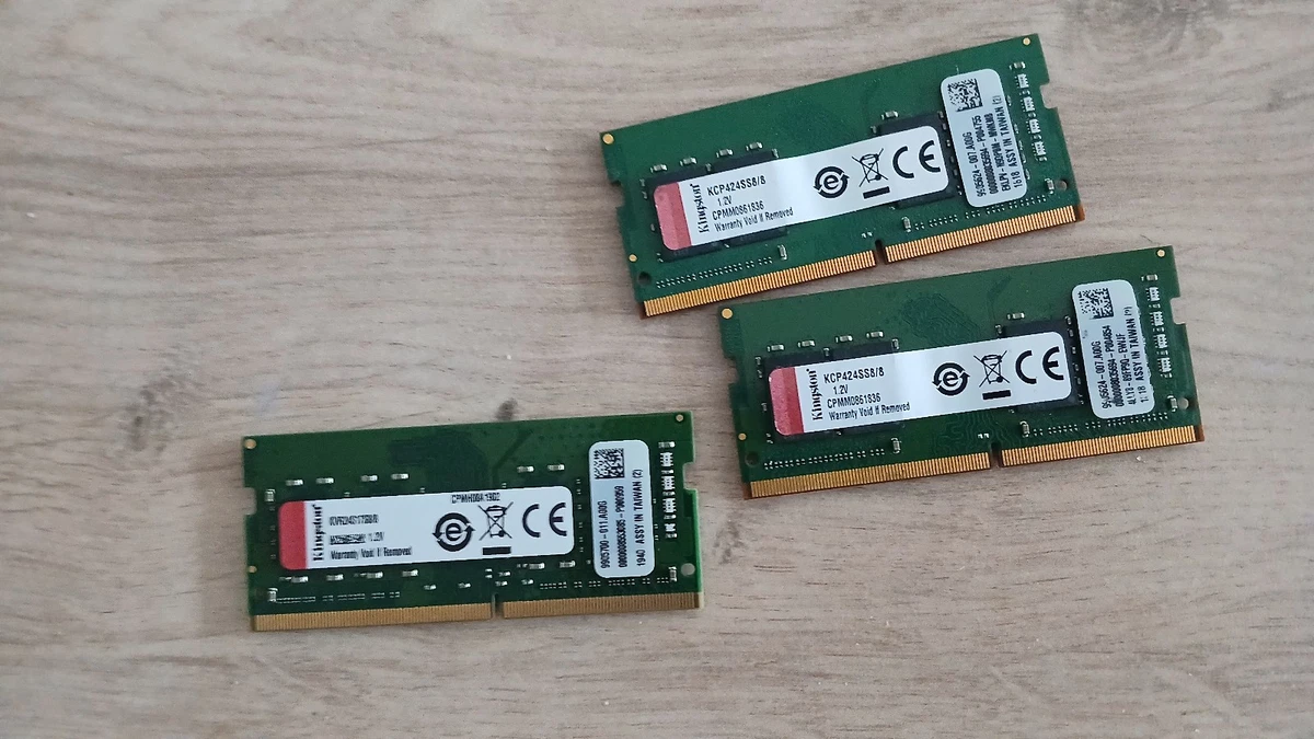 Mémoire RAM Samsung M471A5244CB0-CRC 4 Go 2400 MHz - PC4-19200  DDR4 2400 Ddr4 Sodimm