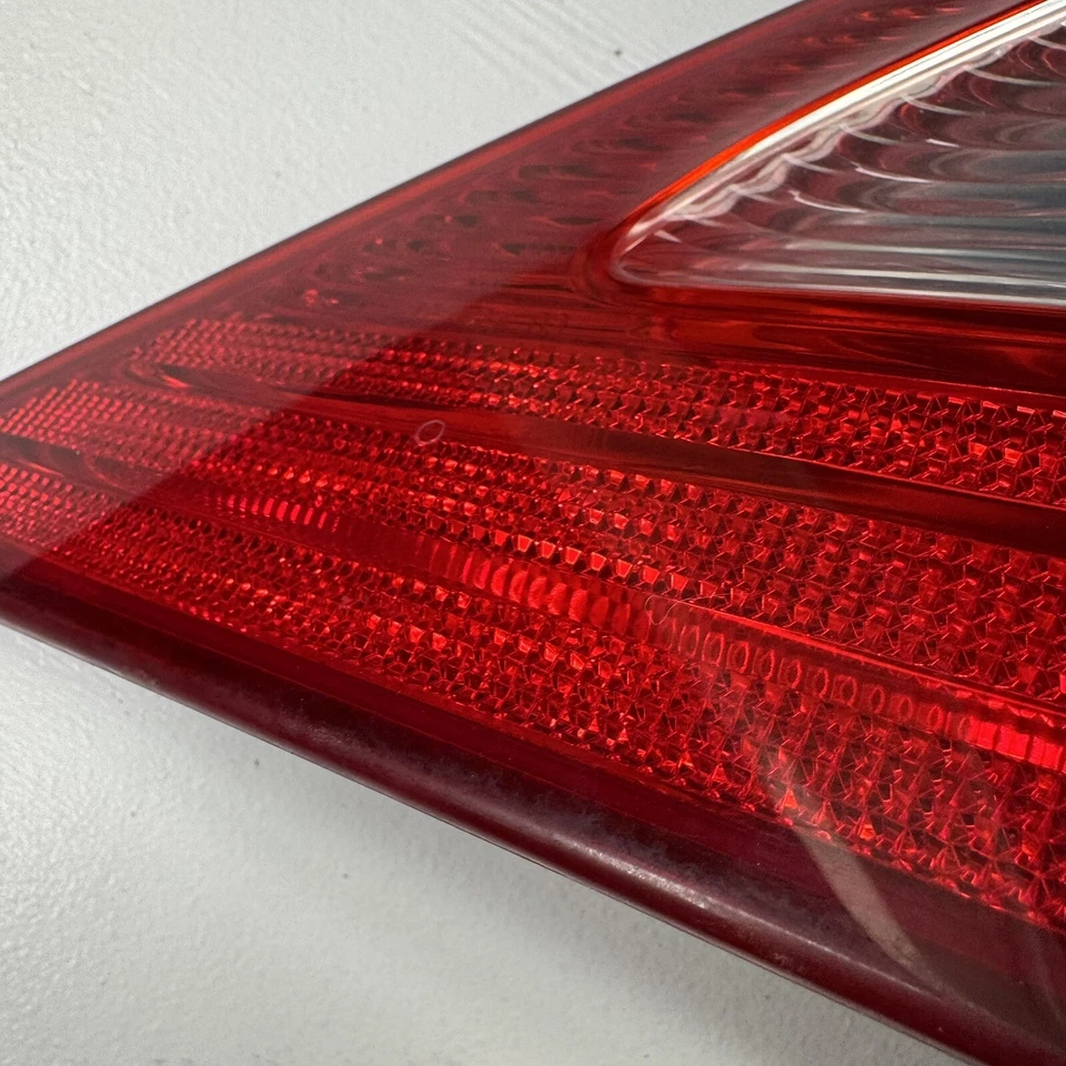 Luz trasera izquierda conductor Mercedes Benz C350 C240 C280 2005-2007 OEM Foto 4 de 4