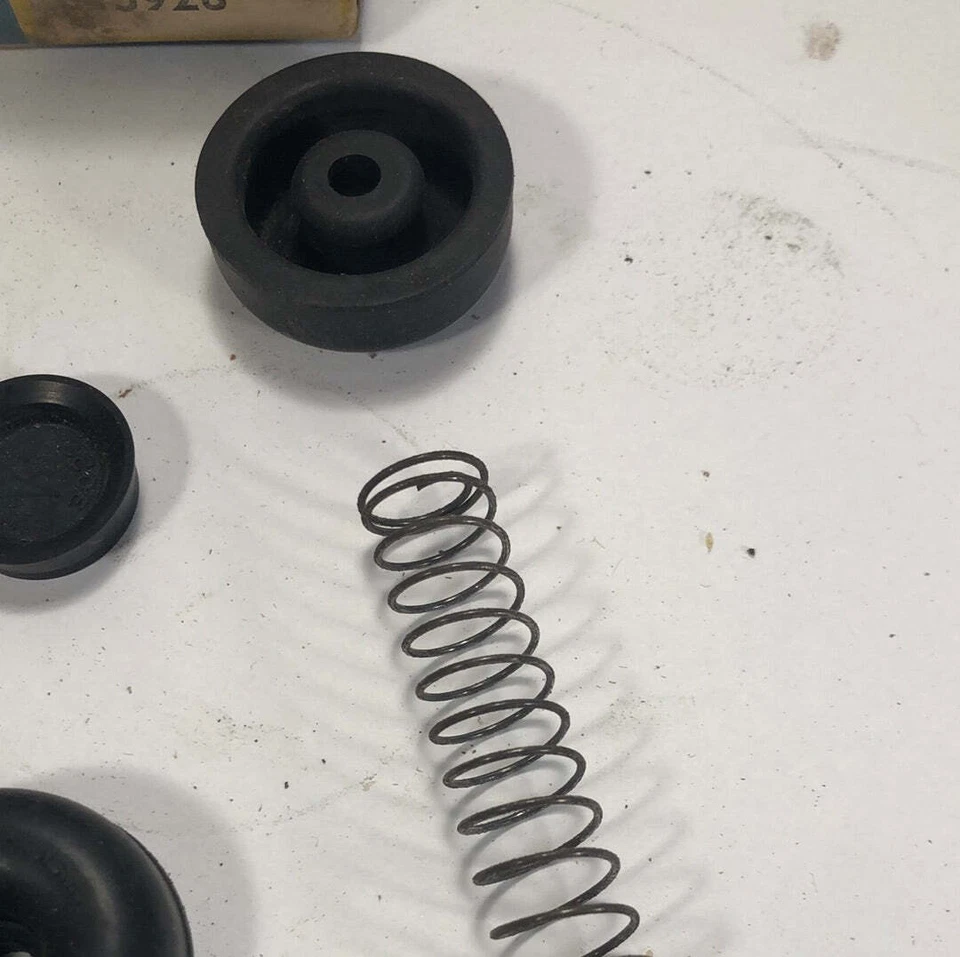 Ford Buick Mustang Fairlane 1949-1968 kit de cilindro de freno trasero NORS Foto 3 de 4