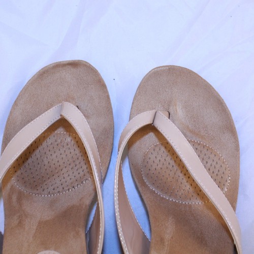 Style & Co Size 9M Nude Faux Patent Leather CHICKLET Woven Wedge Thong Sandals - Picture 11 of 13